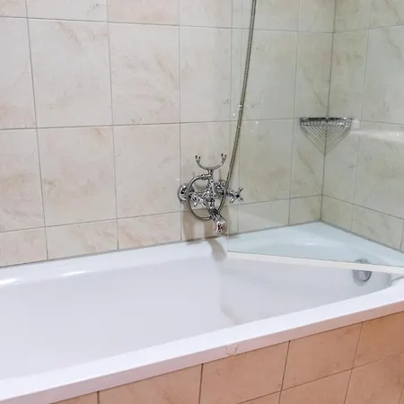 International House Deluxe Zw 13 *