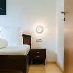 International House Deluxe Zw 13 سولدن