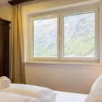 Апартаменты International House Deluxe Zw 13 *