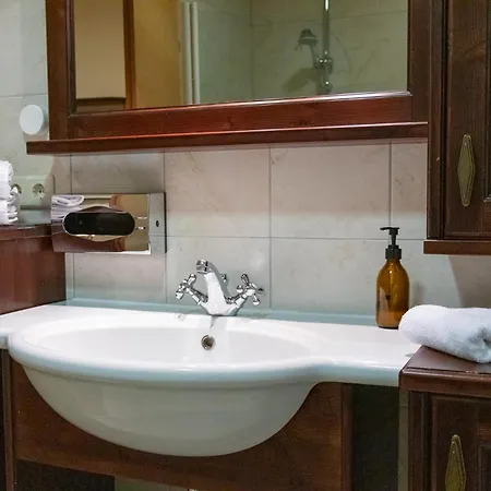 International House Deluxe Zw 13